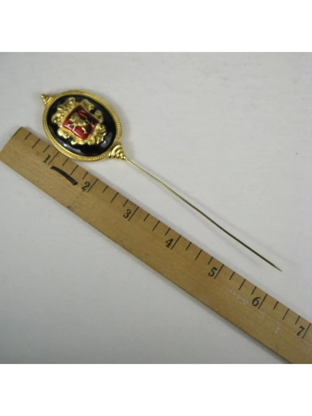 Ben Amun Gold Tone Lion Crest Enamel Stick Pin Vintage 1980s